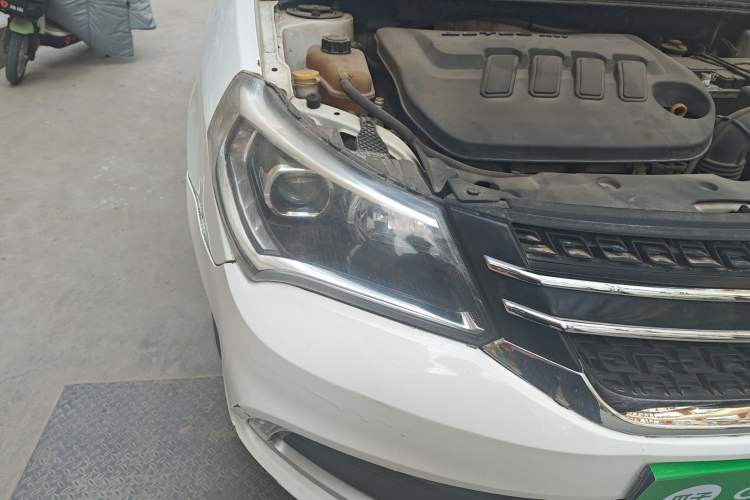 Used Geely Auto Diamond 2016 1.5L Manual Elite Edition Right Front Headlight
