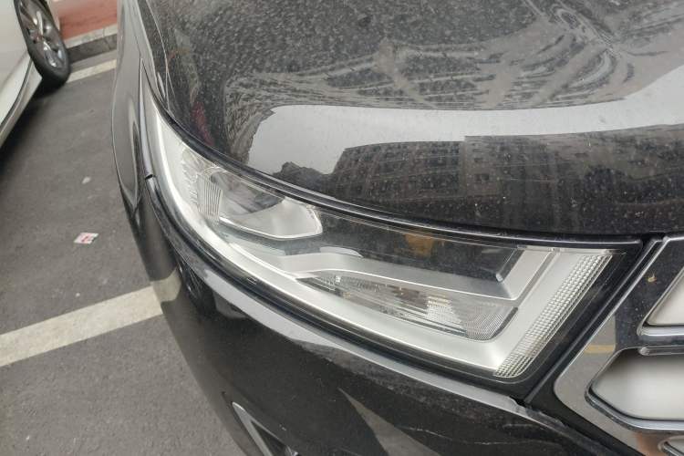 Used Ford Edge 2016 EcoBoost 245 Two-Wheel-Drive Titanium 5-Seater
