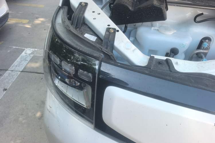 Used Chana Ruixing EM80 2025 Passenger Version Comfort Model 6 Seats 300 km Liftback Door
