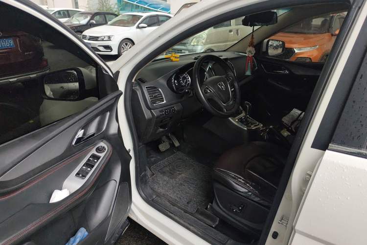Used Baojun 560 2016 1.8L iAMT Luxury Model
