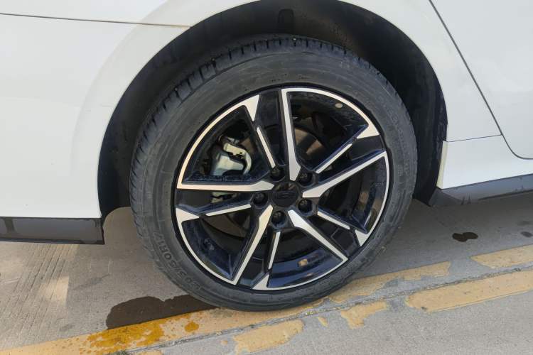 Used Geely Auto Binray 2022 Binrui COOL 1.5T DCT Electric Edition Right Rear Wheel Hub