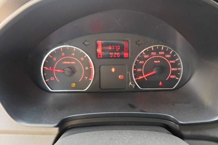 Used Wuling Hongguang V 2022 1.5L Jingqu Edition Electric-Assist LAR Odometer Close Up