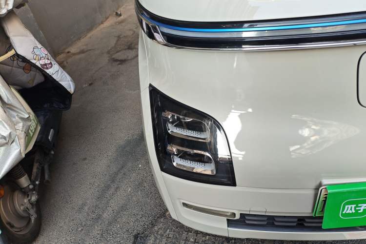 Used Wuling Air ev 2023 - Four Seats - Advanced Edition Right Front Headlight