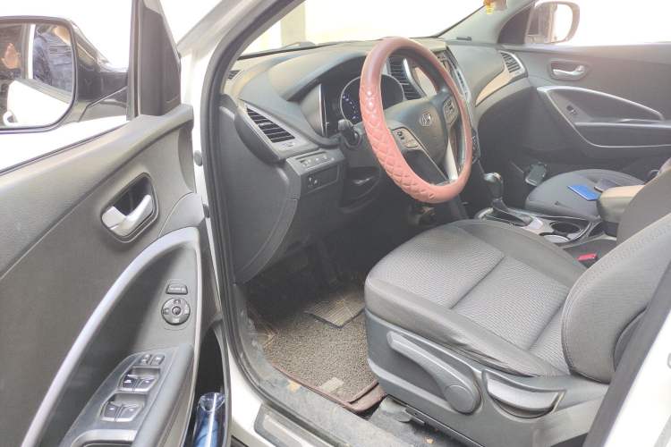 Used Hyundai Santa Fe 2013 2.4L Automatic 2WD Comfort Edition