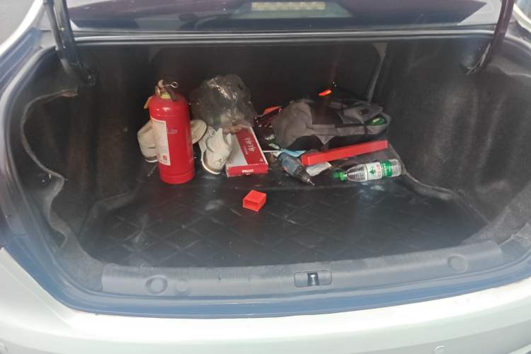 Used Volkswagen Lavida 2013 Revised Classic 1.6L Automatic Fashion Edition Trunk