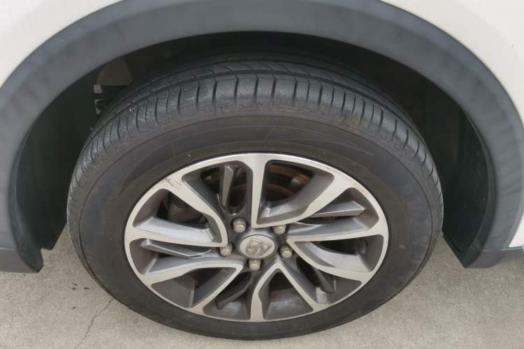 Used Baojun 730 2019 1.5T CVT Fashion Model 7 Seats China VI Emission Standard Exterior 4