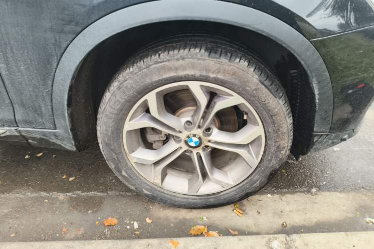 Used BMW X3 2014 xDrive20i X Design Package Right Front Wheel Hub