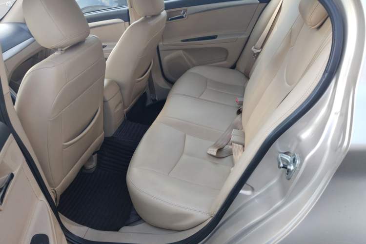 Used Roewe 350 2015 1.5L Manual Luxury Sunroof Edition
