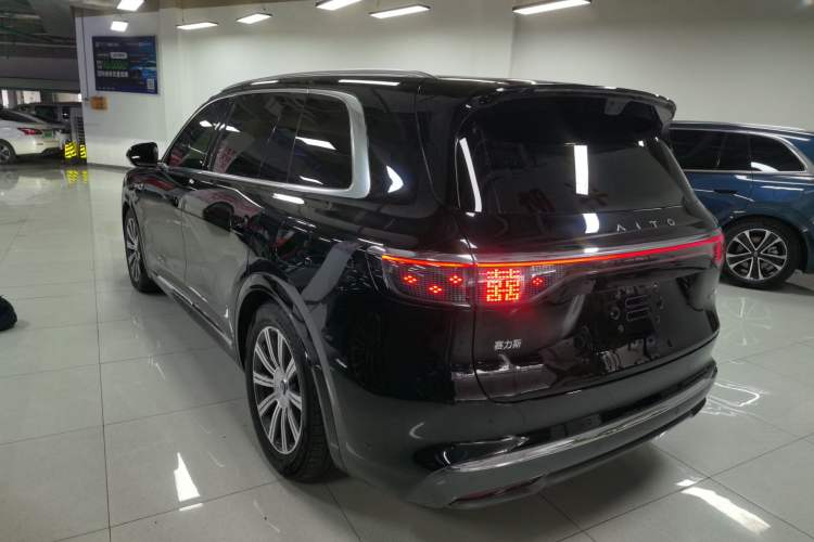 Used Hima AITO M8 2025 Extended-Range Max+ Version 53.4 kWh 6-Seater Edition
