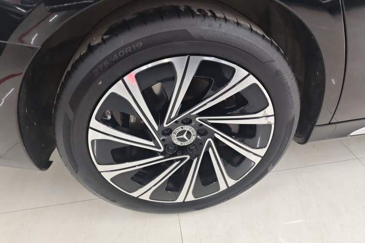 Used Mercedes-Benz E-Class 2024 Facelift E 300 L Luxury Edition
