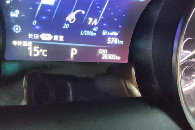 Used Toyota Camry 2019 2.5G Luxury Edition China V Standard Odometer Close Up