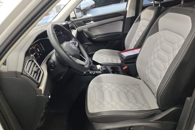 Used Volkswagen Tayron 2024 300TSI Two-Wheel-Drive Luxury Plus Advanced Version Left Front Seat