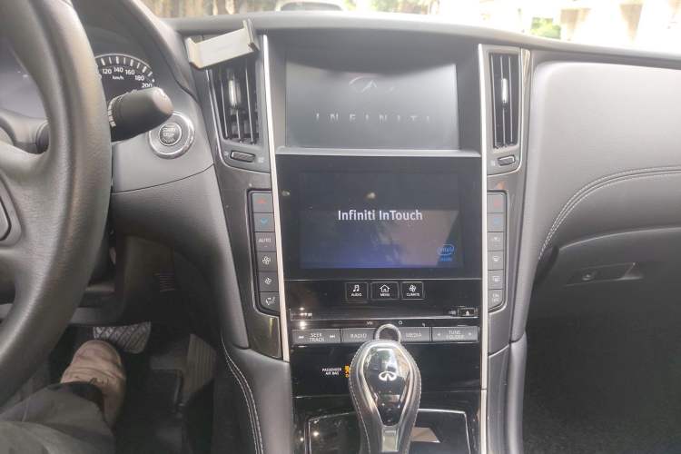 Used Infiniti Q50L 2018 2.0T Comfort Edition China VI Standard