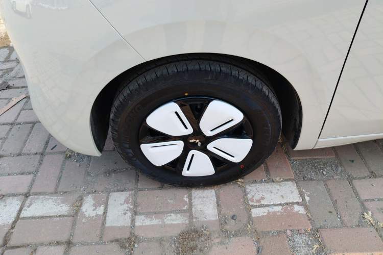 Used Wuling Hongguang MINIEV 2025 Four-Door Version Advanced Edition
