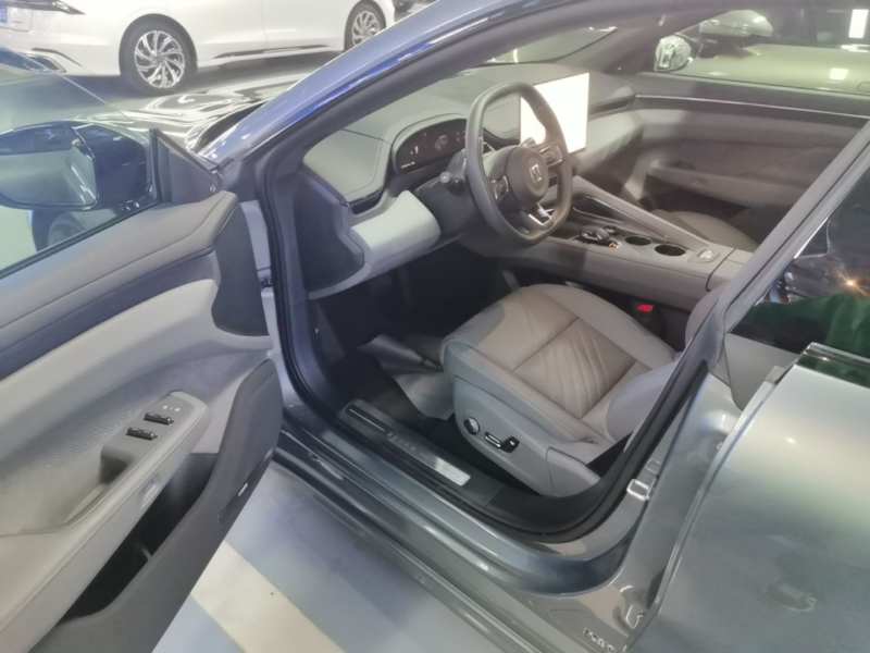 Used Zeekr 001 2025 YOU Edition 100 kWh All-Wheel Drive — 15