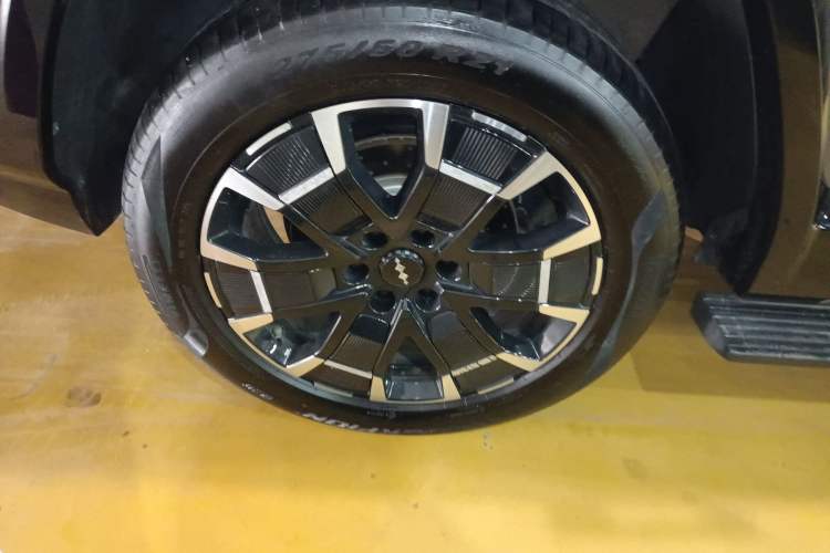 Used Formula Leopard 8 2025 Smart & Brave Flagship Edition 7 Seats
