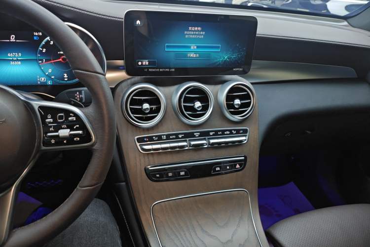 Used Mercedes-Benz GLC 2022 Facelift GLC 260 L 4MATIC Luxury Edition
