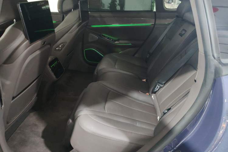 Used Denza Z9 2024 1100 km All-Wheel-Drive Ultra Version
