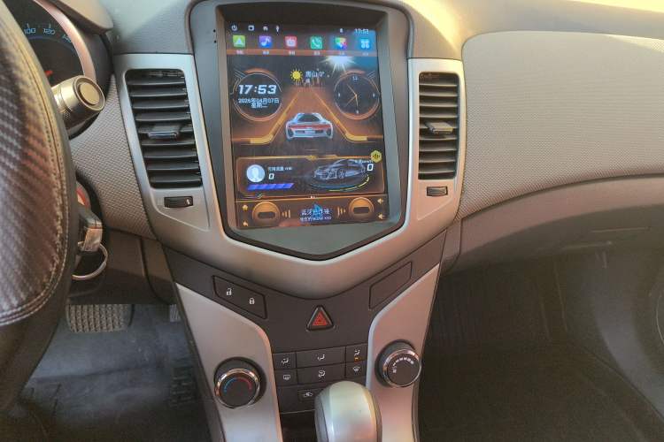 Used Chevrolet Cruze 2013 1.8L SE AT Audio And AC Panel