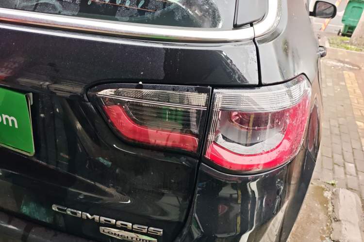 Used Jeep Compass 2017 200T Automatic Family Edition
