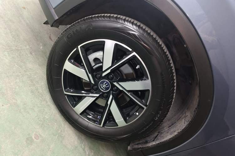 Used BYD Song Pro New Energy 2024 HONOR Edition DM-i 71KM Navigation Model
