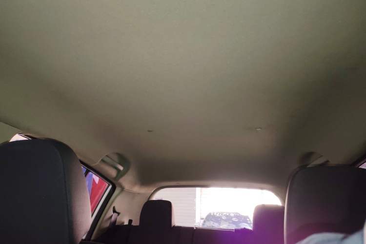 Used Venucia R50 2015 1.6L Manual Fashion Edition Headliner