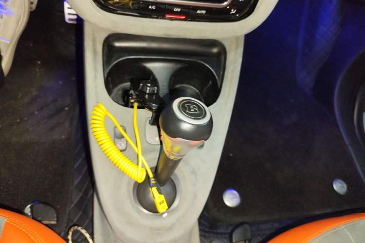 Used smart fortwo 2015 1.0L 52 kW hardtop Dynamic version
