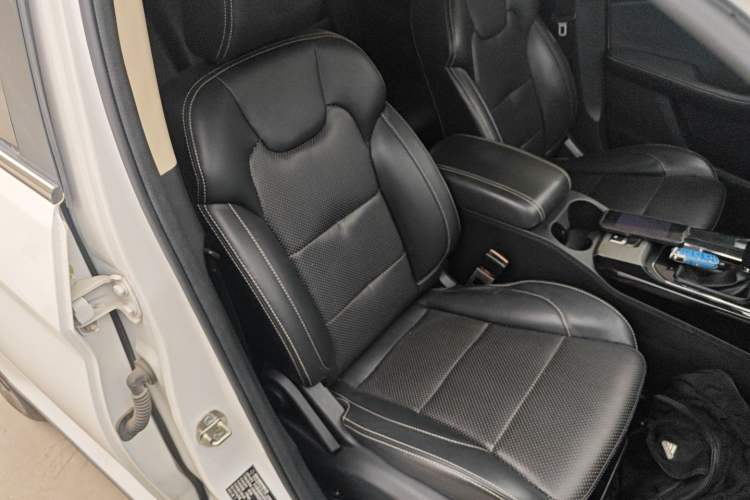 Used Dongfeng Fengon S560 2018 1.8L CVT Prestige Model Right Front Seat