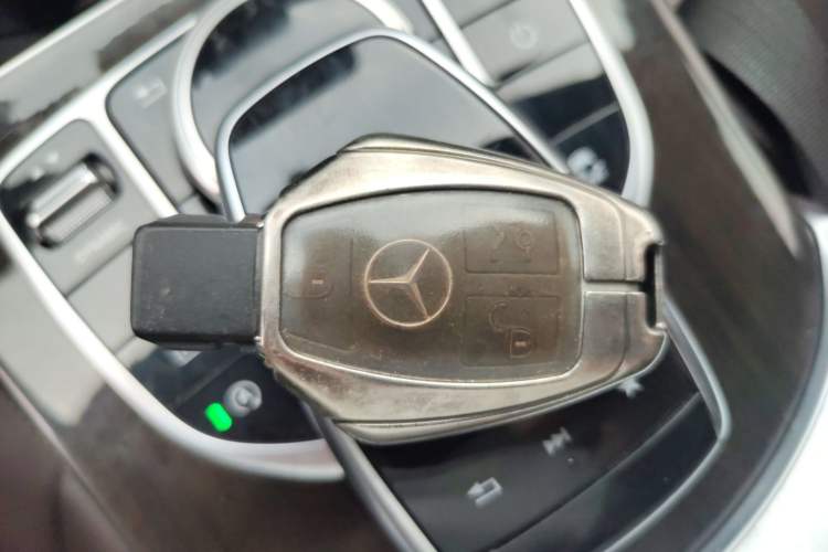 Used Mercedes-Benz GLC 2019 Facelift GLC 260 L 4MATIC Luxury Model
