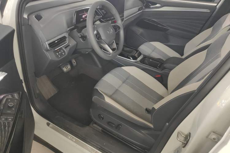 Used Volkswagen ID.4 CROZZ 2022 Long-Range PURE+ Edition