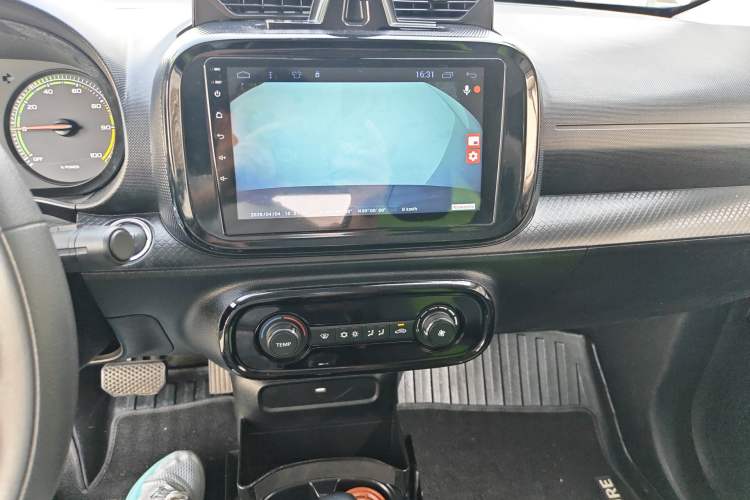 Used Roewe Clever 2021 302 km New Four-Seater Super-Efficient Version
