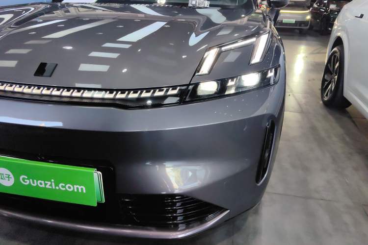 Used Lynk & Co 08 EM-P 2023 220 km Limited-Time Edition
