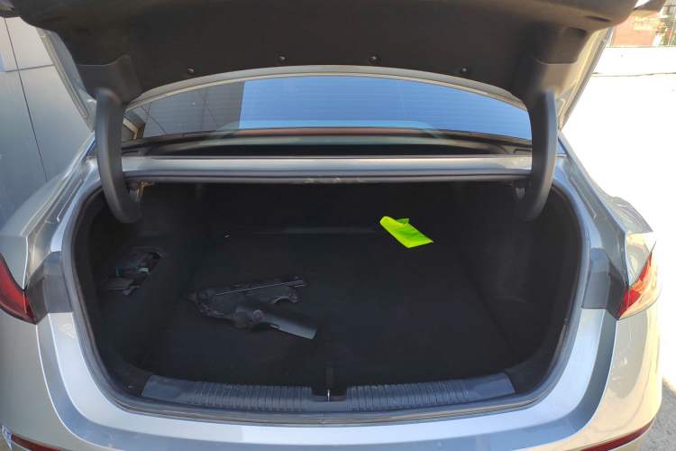 Used Roewe D7 2023 DMH 125km Flagship Edition Trunk