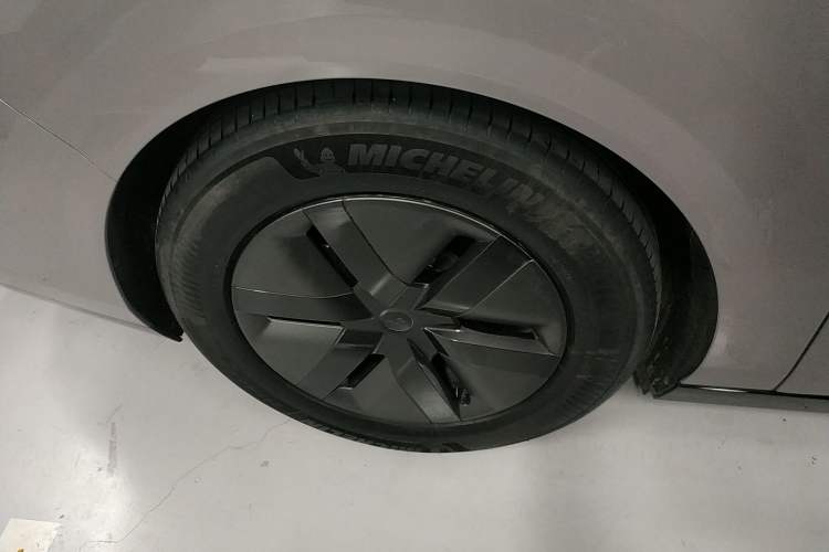 Used Li Auto MEGA 2024 Ultra Model
