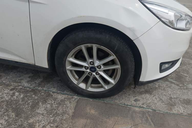 Used Ford Focus 2015 Sedan 1.6L Automatic Trend Model Right Front Wheel Hub