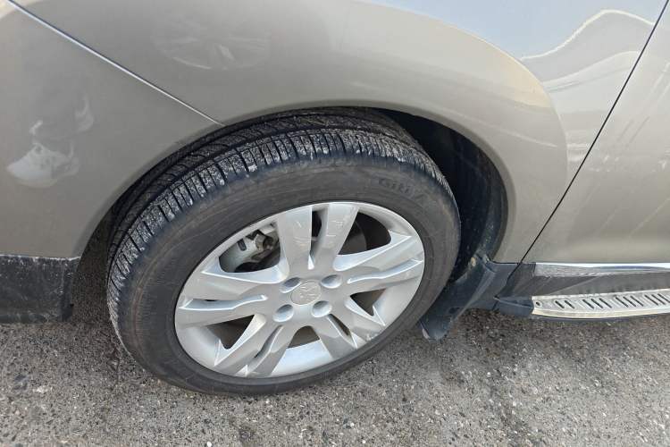 Used Peugeot 3008 2016 1.6THP Automatic Classic Edition Left Front Wheel Hub