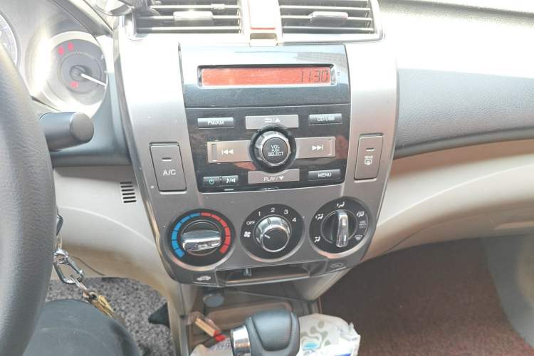 Used Honda City Classic 2012 1.5L Automatic Elite Edition Audio And AC Panel