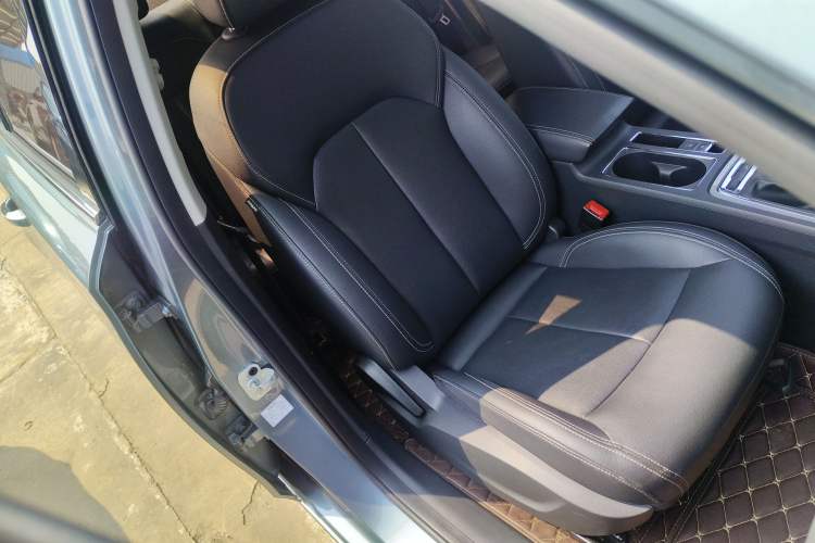 Used Roewe i6 2017 20T Automatic Internet Smart Edition
