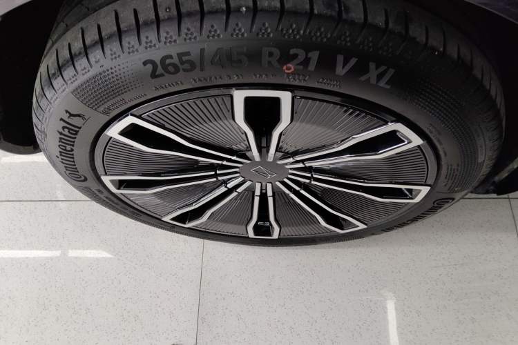 Used Avatr 07 2024 Max Extended-Range Edition Right Rear Wheel Hub