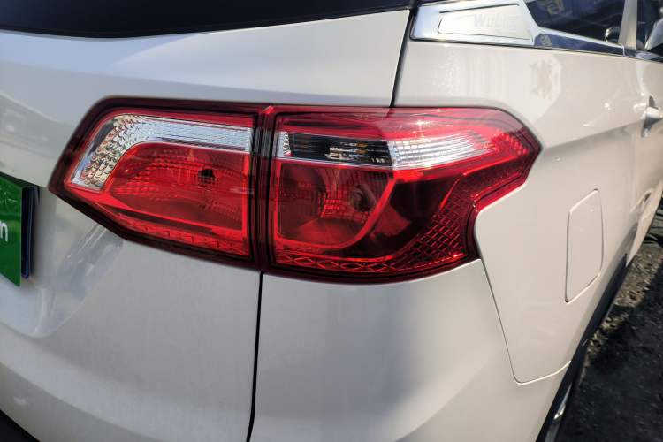 Used Wuling Hongguang S3 2019 1.5L Manual Comfort Model China VI Standard
