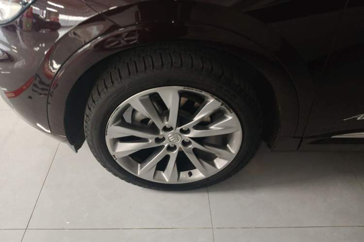 Used Buick Envision 2020 Encore S 652T All-Wheel-Drive Avenir Left Front Wheel Hub