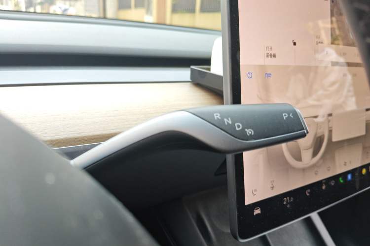 Used Tesla Model Y 2021 Standard Range Rear-Wheel Drive Version