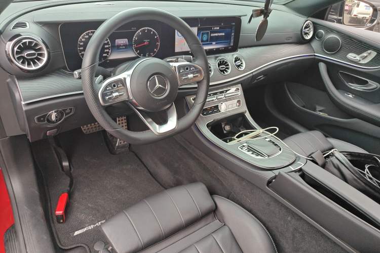 Used Mercedes-Benz E-Class 2019 E 200 Coupe Center Console