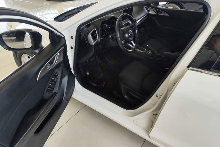 Used Mazda Mazda 3 Axela 2017 Sedan 1.5L Automatic Comfort Model Emission Standard China V