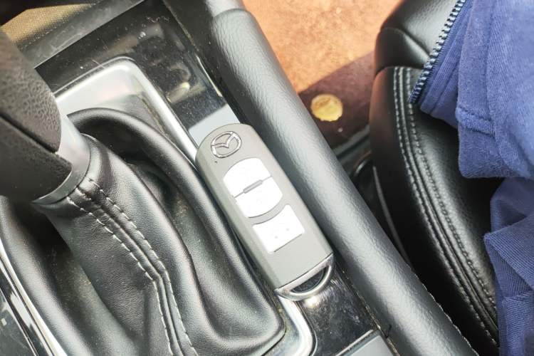 Used Mazda 3 Axela 2019 Cloud-Controlled Sedan 1.5L Automatic Luxury Model China VI Standard Vehicle Key