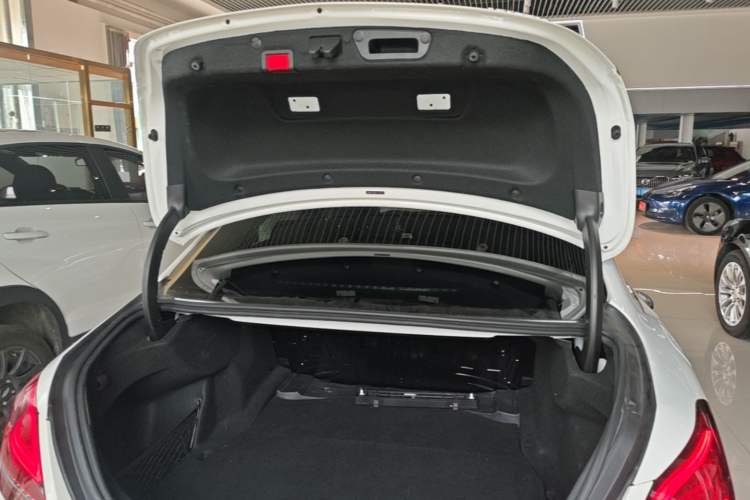 Used Mercedes-Benz C-Class 2020 Restyled C 200 L Fashion Edition Sport Version Trunk