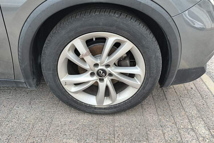 Used Infiniti QX30 2017 1.6T Two-Wheel Drive Fashion Edition Right Front Wheel Hub