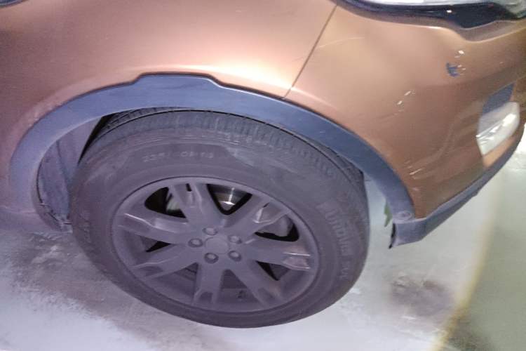 Used Land Rover Range Evoque 2014 2.0T 5-Door Luxury Edition Right Front Wheel Hub