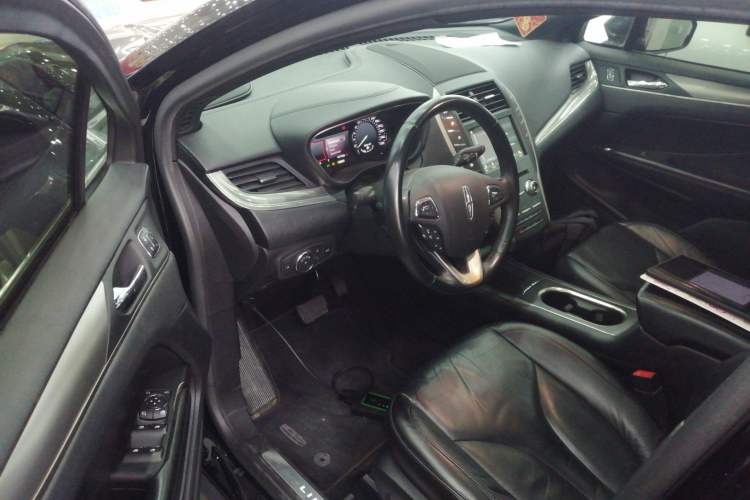 Used Lincoln MKC 2017 2.0T Two-Wheel Drive Deluxe Edition