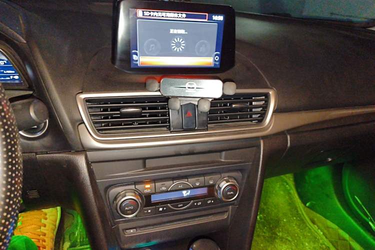 Used Mazda 3 Axela 2019 Cloud-Controlled Sedan 1.5L Automatic Luxury Model China VI Standard
